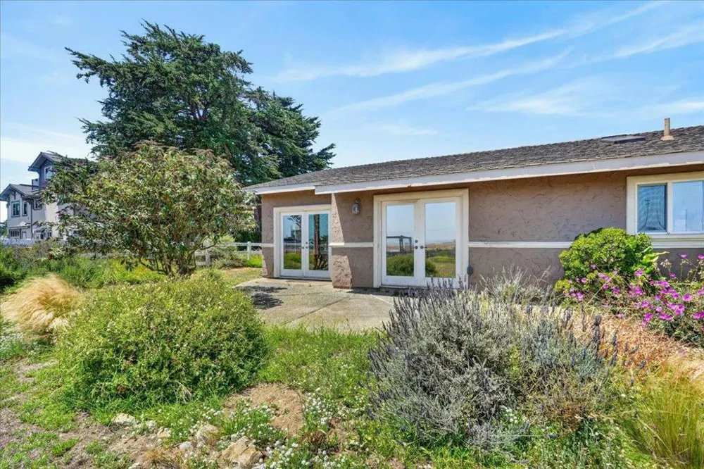 260 Giberson Road Moss Landing, CA 95039