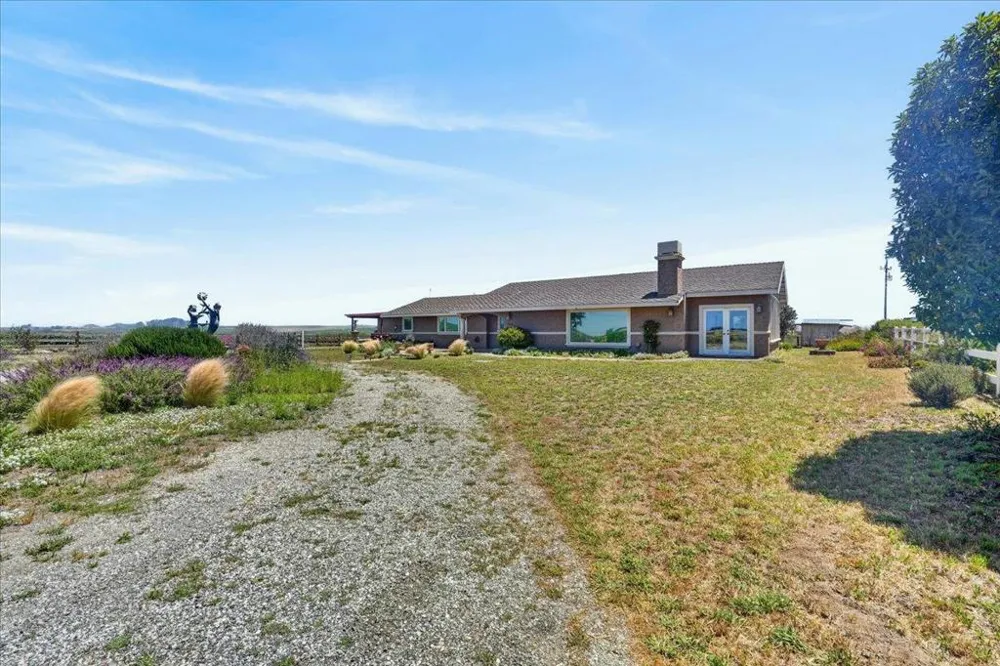 260 Giberson Road Moss Landing, CA 95039