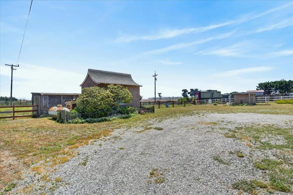 260 Giberson Road Moss Landing, CA 95039