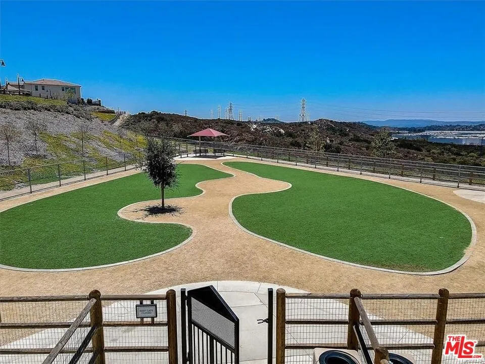 302 Limestone Lake Forest, CA 92610