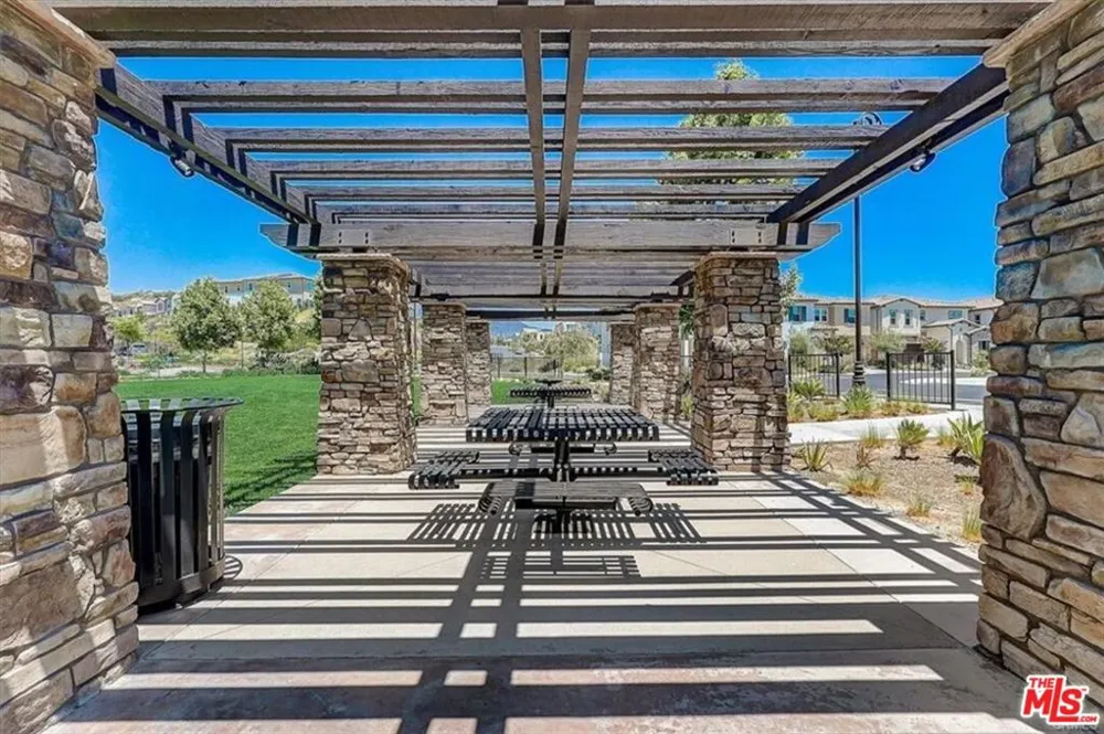 302 Limestone Lake Forest, CA 92610