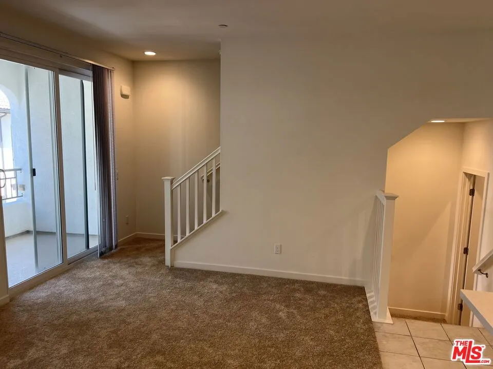 302 Limestone Lake Forest, CA 92610