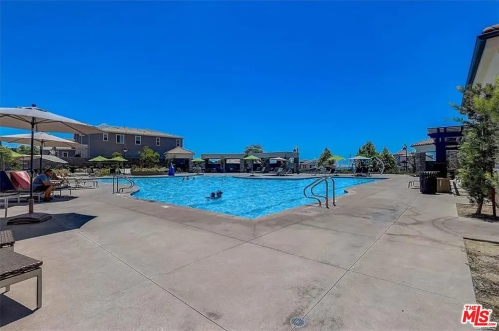 302 Limestone Lake Forest, CA 92610