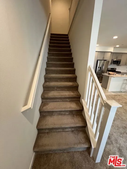 302 Limestone Lake Forest, CA 92610