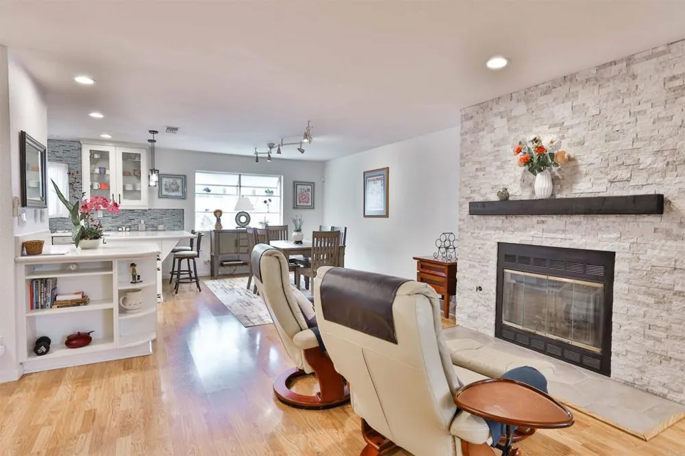 850 C AVENUE #4 Coronado, CA 92118