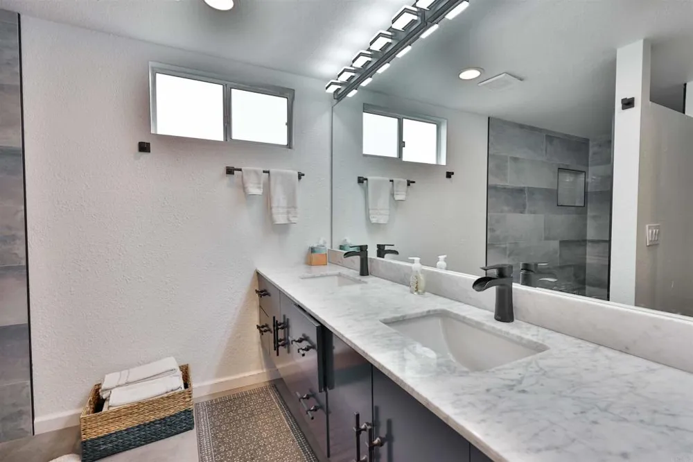 850 C AVENUE #4 Coronado, CA 92118