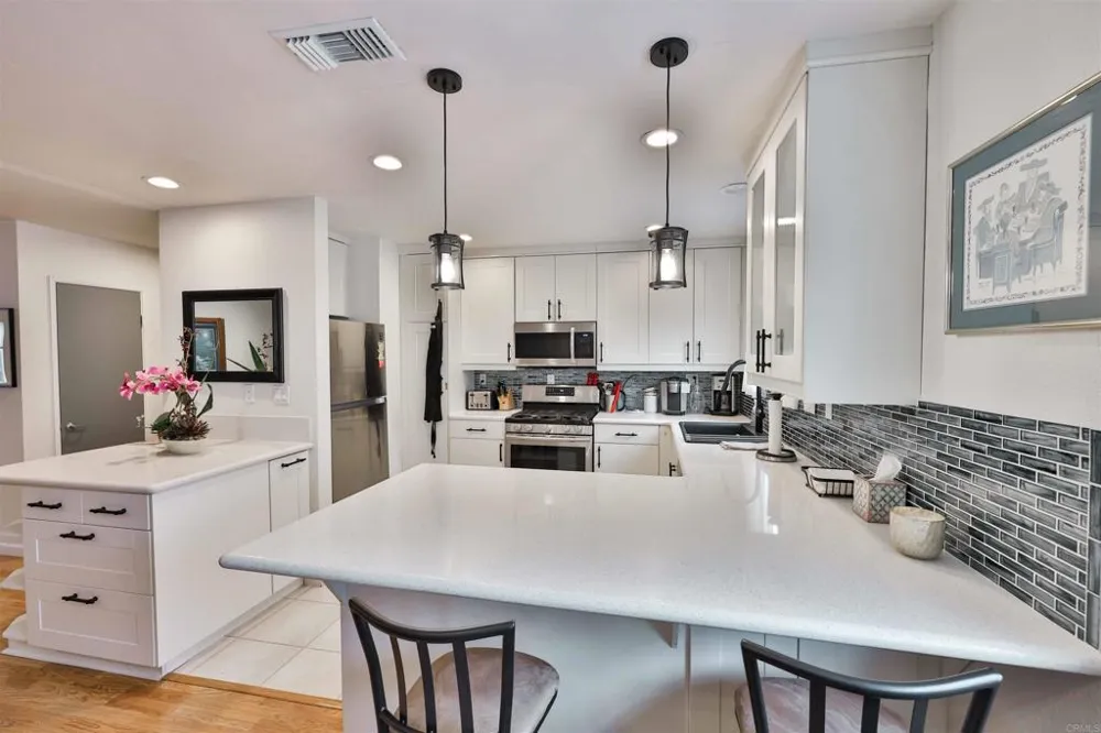850 C AVENUE #4 Coronado, CA 92118