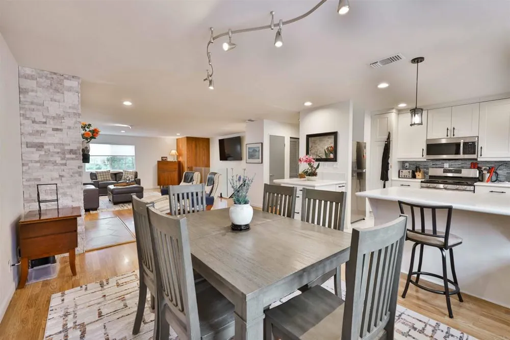 850 C AVENUE #4 Coronado, CA 92118