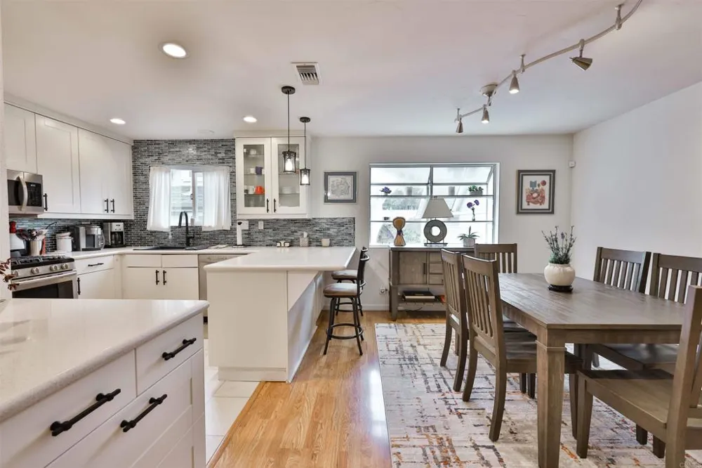 850 C AVENUE #4 Coronado, CA 92118