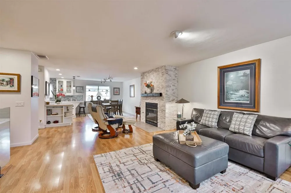 850 C AVENUE #4 Coronado, CA 92118