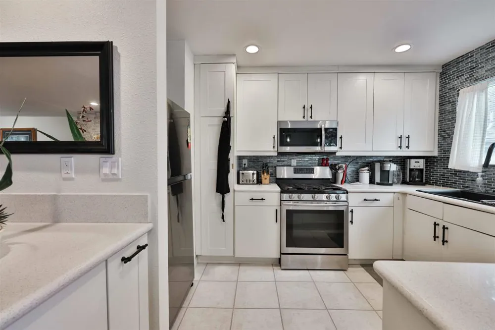 850 C AVENUE #4 Coronado, CA 92118