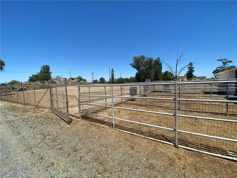 21705 John Street Perris, CA 92570