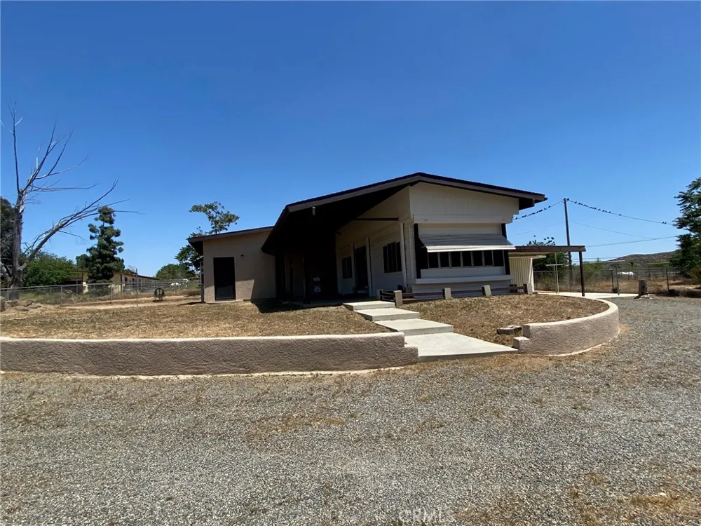 21705 John Street Perris, CA 92570