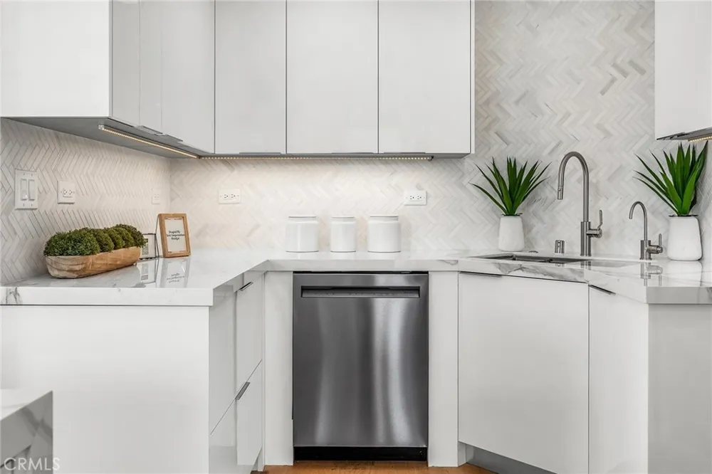 200 S Catalina Avenue #403 Redondo Beach, CA 90277