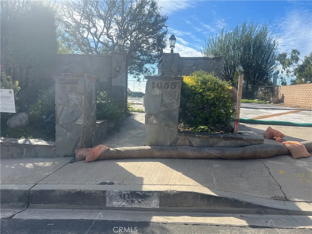 1055 Las Pulgas Pacific Palisades, CA 90272