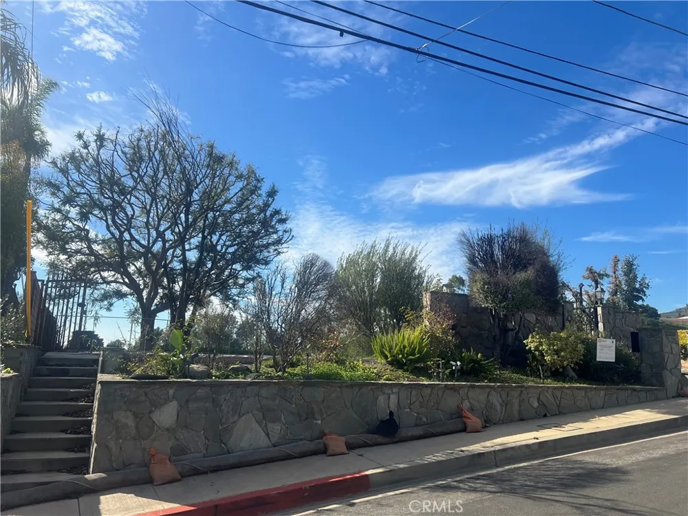 1055 Las Pulgas Pacific Palisades, CA 90272