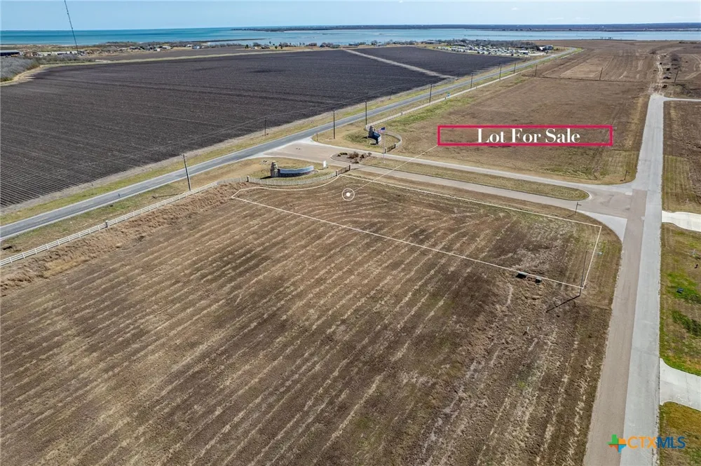 54 Redfish Retreat Drive Port Lavaca, TX 77979