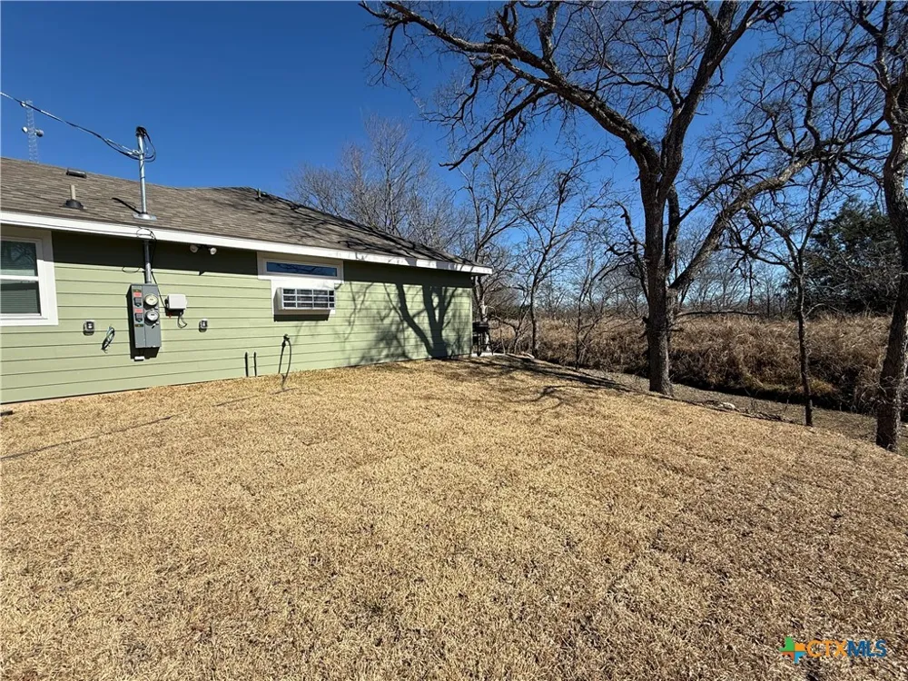 1704 E 3rd St Lampasas, TX 76550