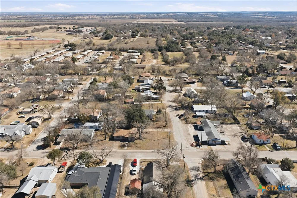 1811 Fannin Avenue Cameron, TX 76520
