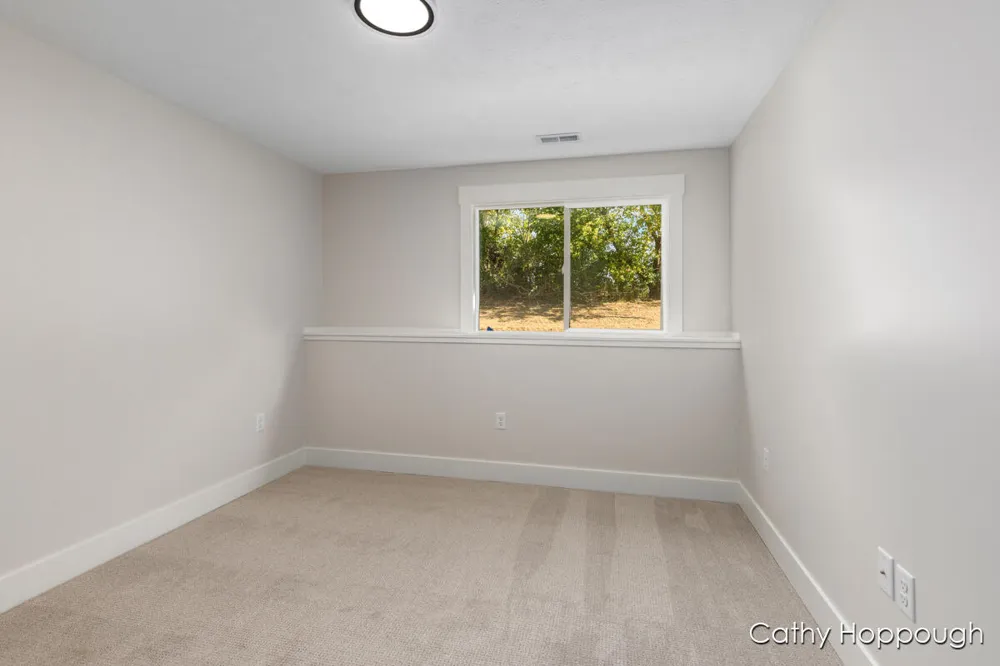 1978 Aspen Valley Lane Ionia, MI 48846