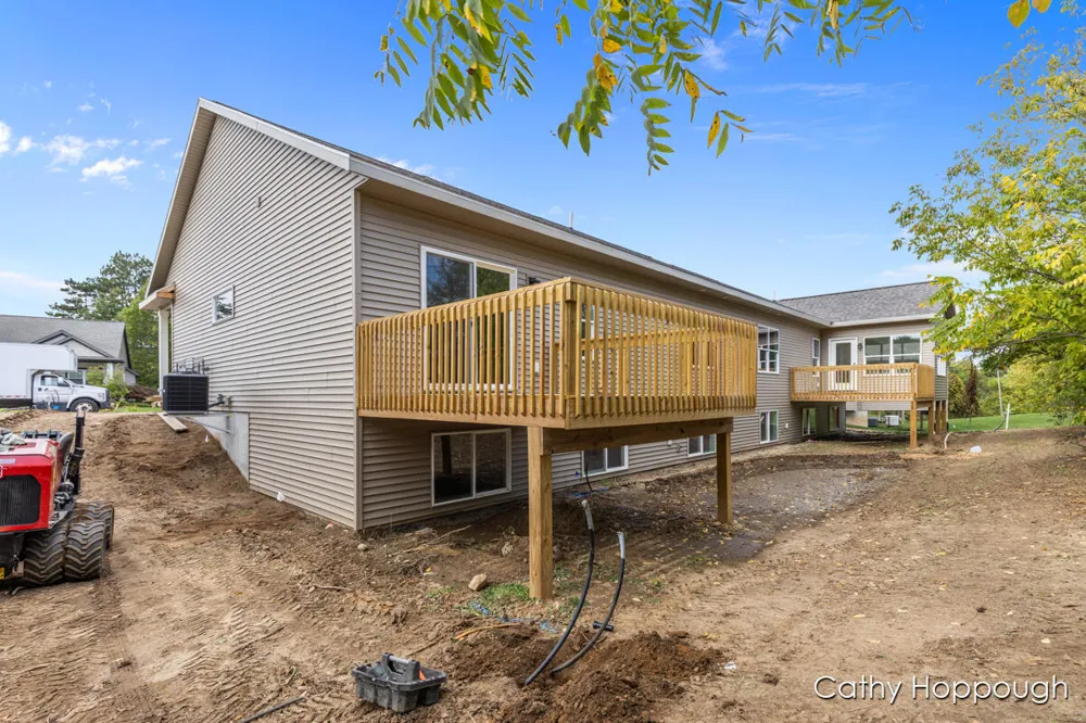 1978 Aspen Valley Lane Ionia, MI 48846