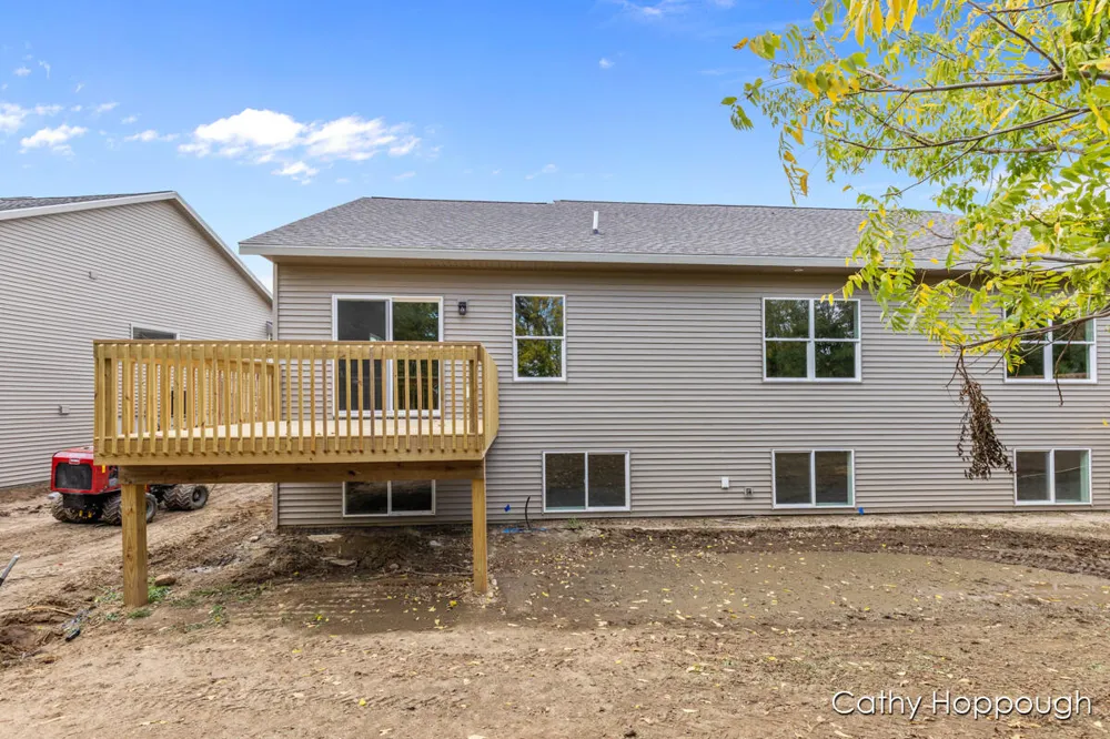 1978 Aspen Valley Lane Ionia, MI 48846