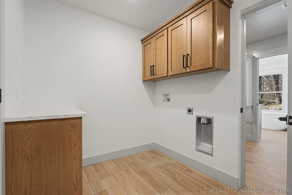 240 E 14th Street Grove, OK 74344