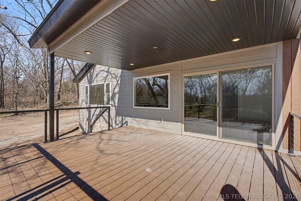 240 E 14th Street Grove, OK 74344
