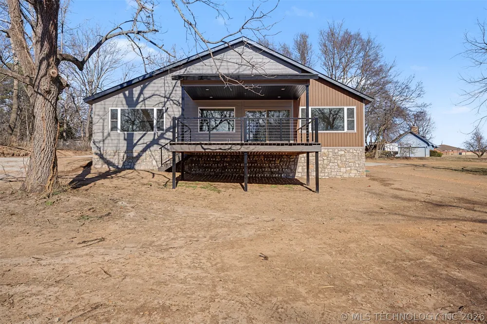 240 E 14th Street Grove, OK 74344