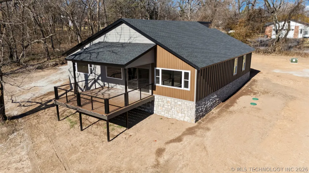 240 E 14th Street Grove, OK 74344