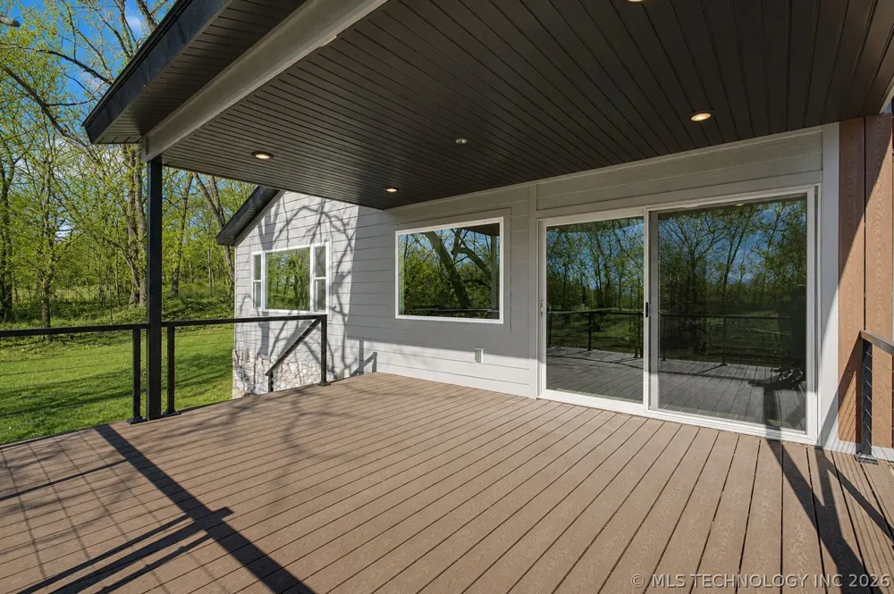 240 E 14th Street Grove, OK 74344