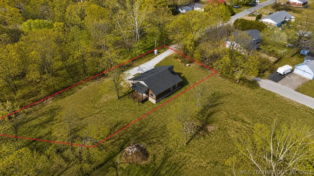 240 E 14th Street Grove, OK 74344