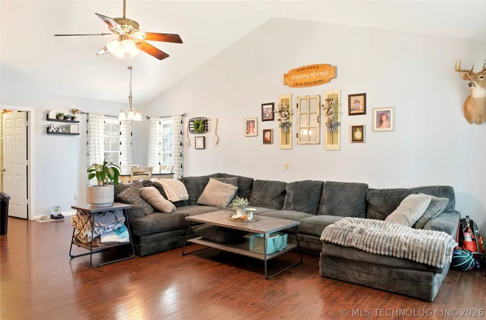 1627 S Locust Avenue Westville, OK 74965