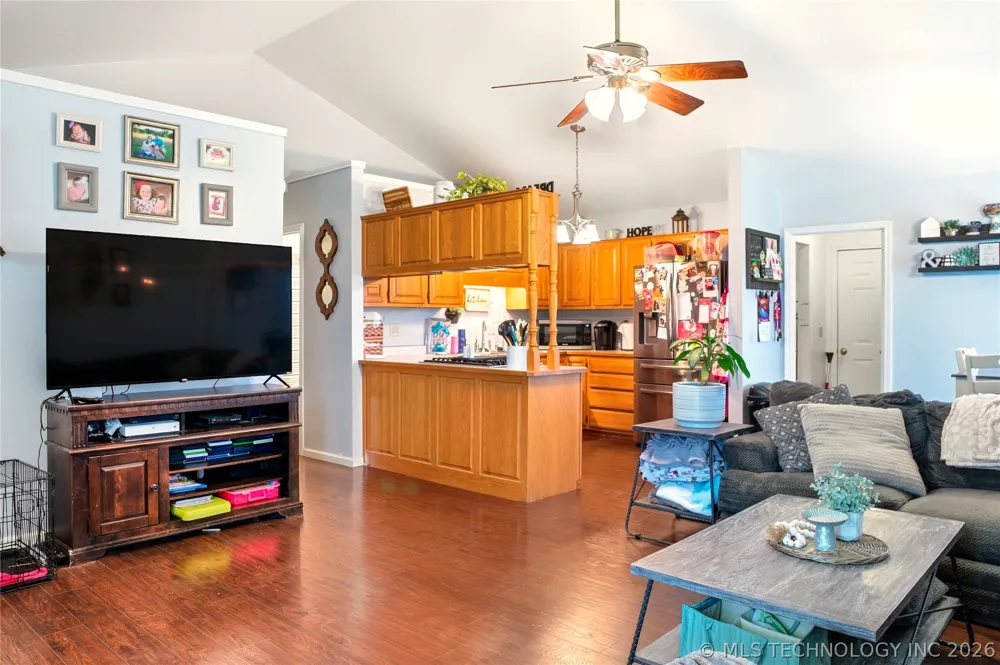 1627 S Locust Avenue Westville, OK 74965