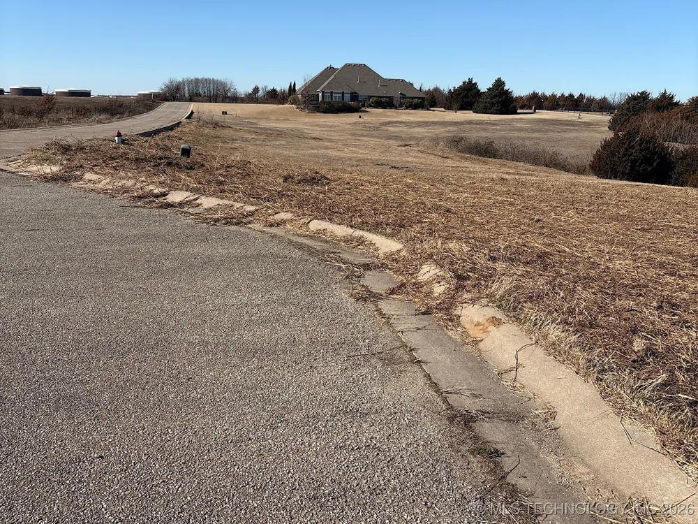 E Country Club Drive Cushing, OK 74023