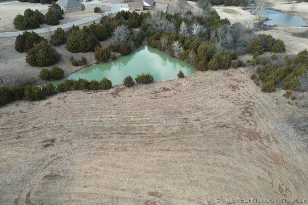 E Country Club Drive Cushing, OK 74023