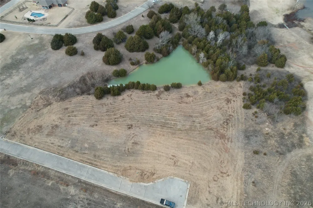E Country Club Drive Cushing, OK 74023