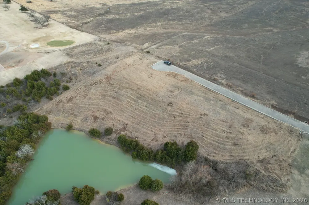 E Country Club Drive Cushing, OK 74023