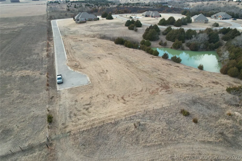 E Country Club Drive Cushing, OK 74023