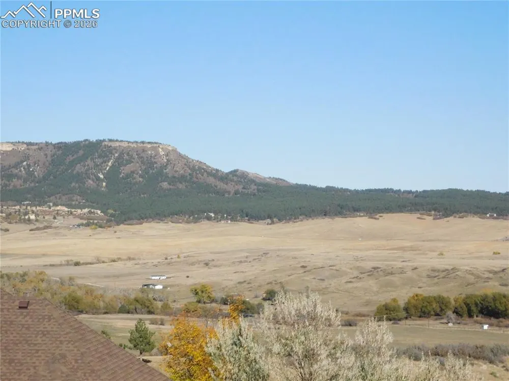 5498 Country Club Drive Larkspur, CO 80118