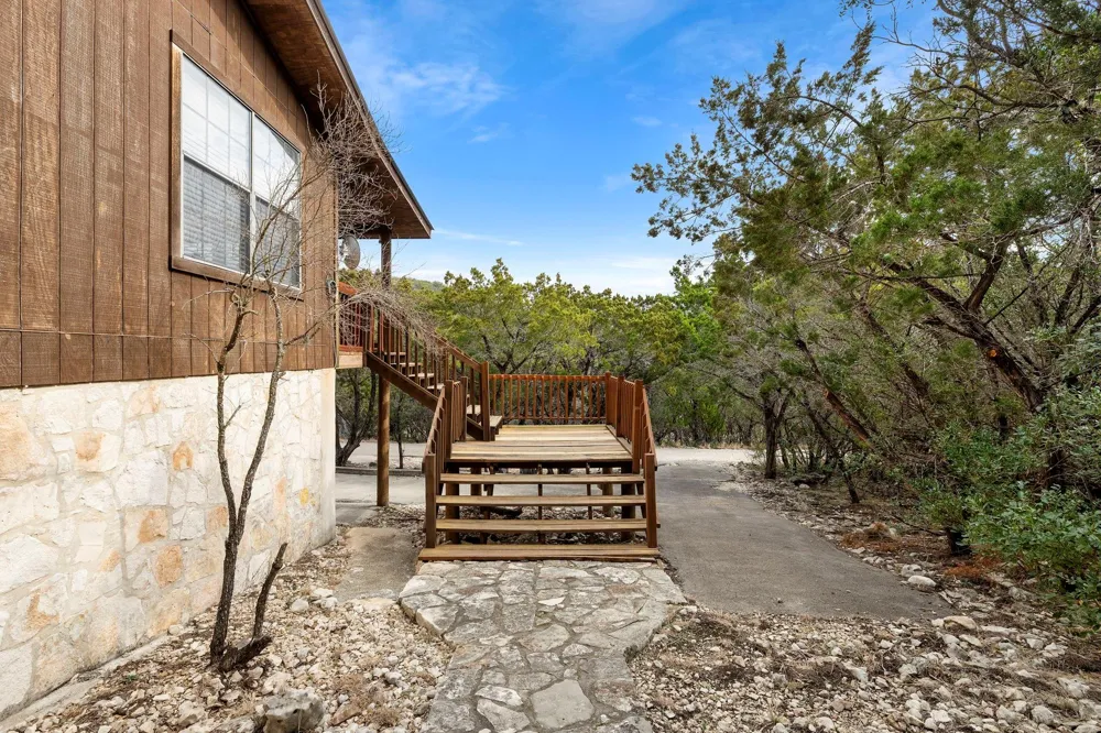 117 Cedar Ridge Road Concan, TX 78801