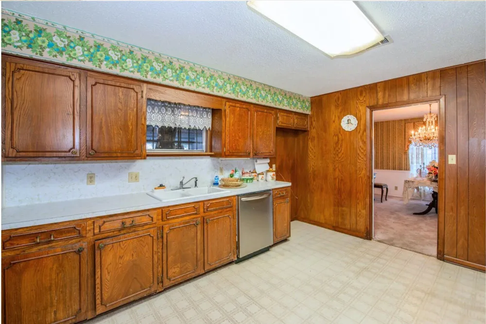 3649 Memorial Boulevard Port Arthur, TX 77640