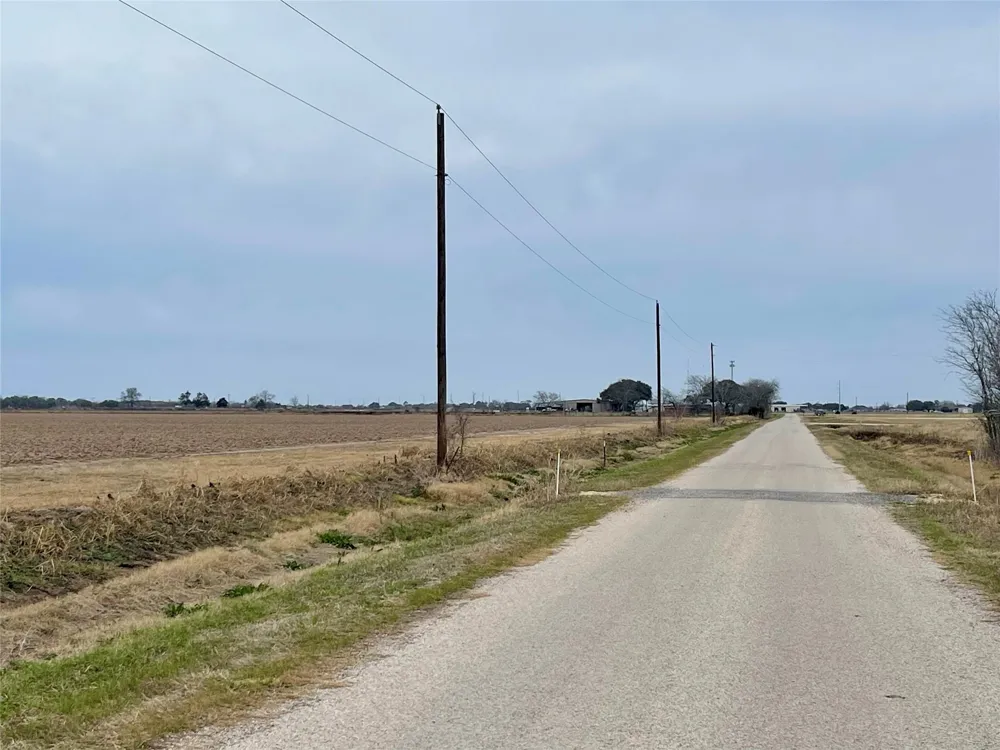 Cr 385 El Campo, TX 77437