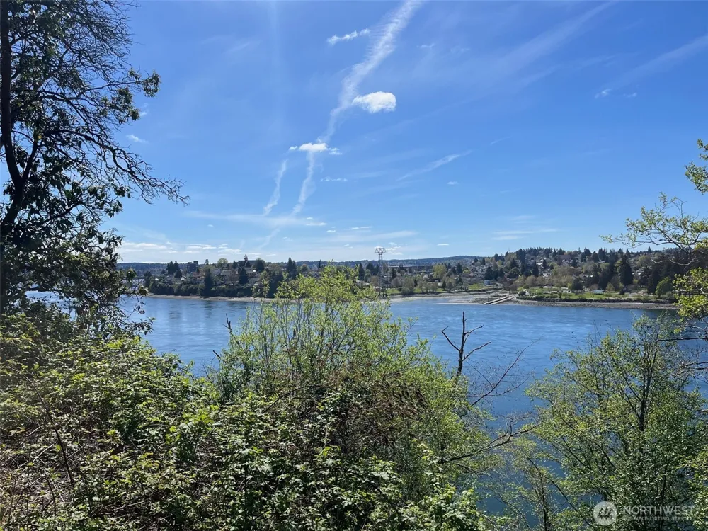 1943 Wheaton Way Bremerton, WA 98310
