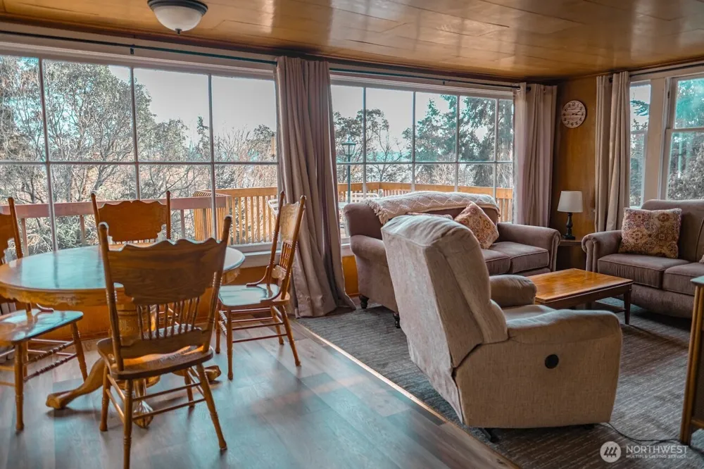 24310 47th Avenue SW Vashon, WA 98070