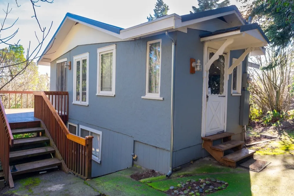 24310 47th Avenue SW Vashon, WA 98070