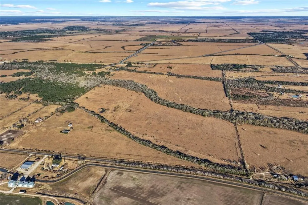 3857 Highway 61 Devers, TX 77538