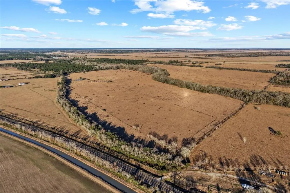 3857 Highway 61 Devers, TX 77538