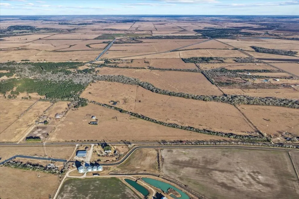 3857 Highway 61 Devers, TX 77538