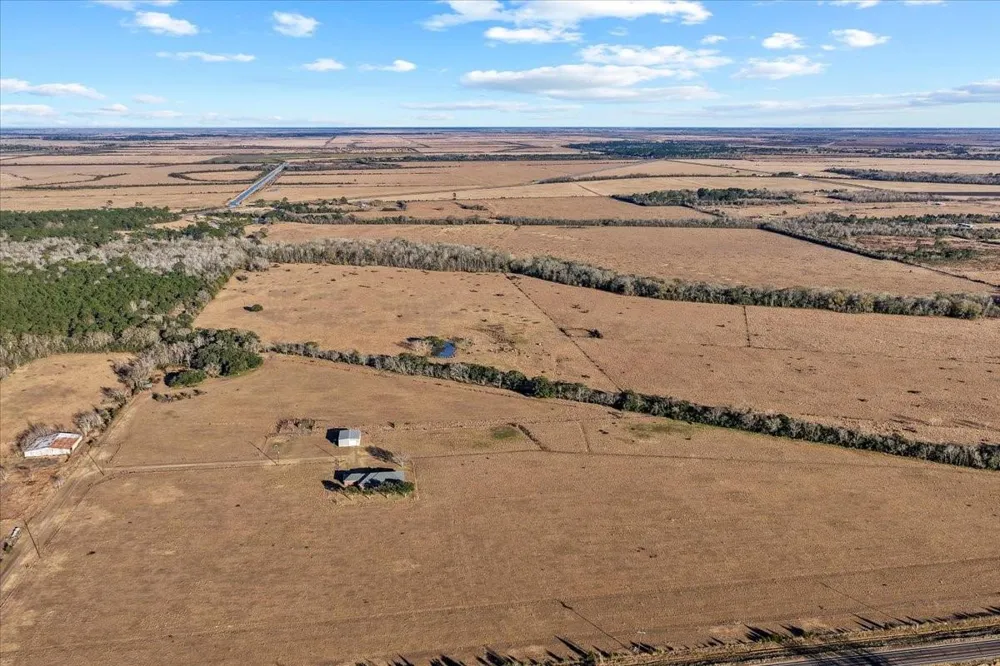 3857 Highway 61 Devers, TX 77538